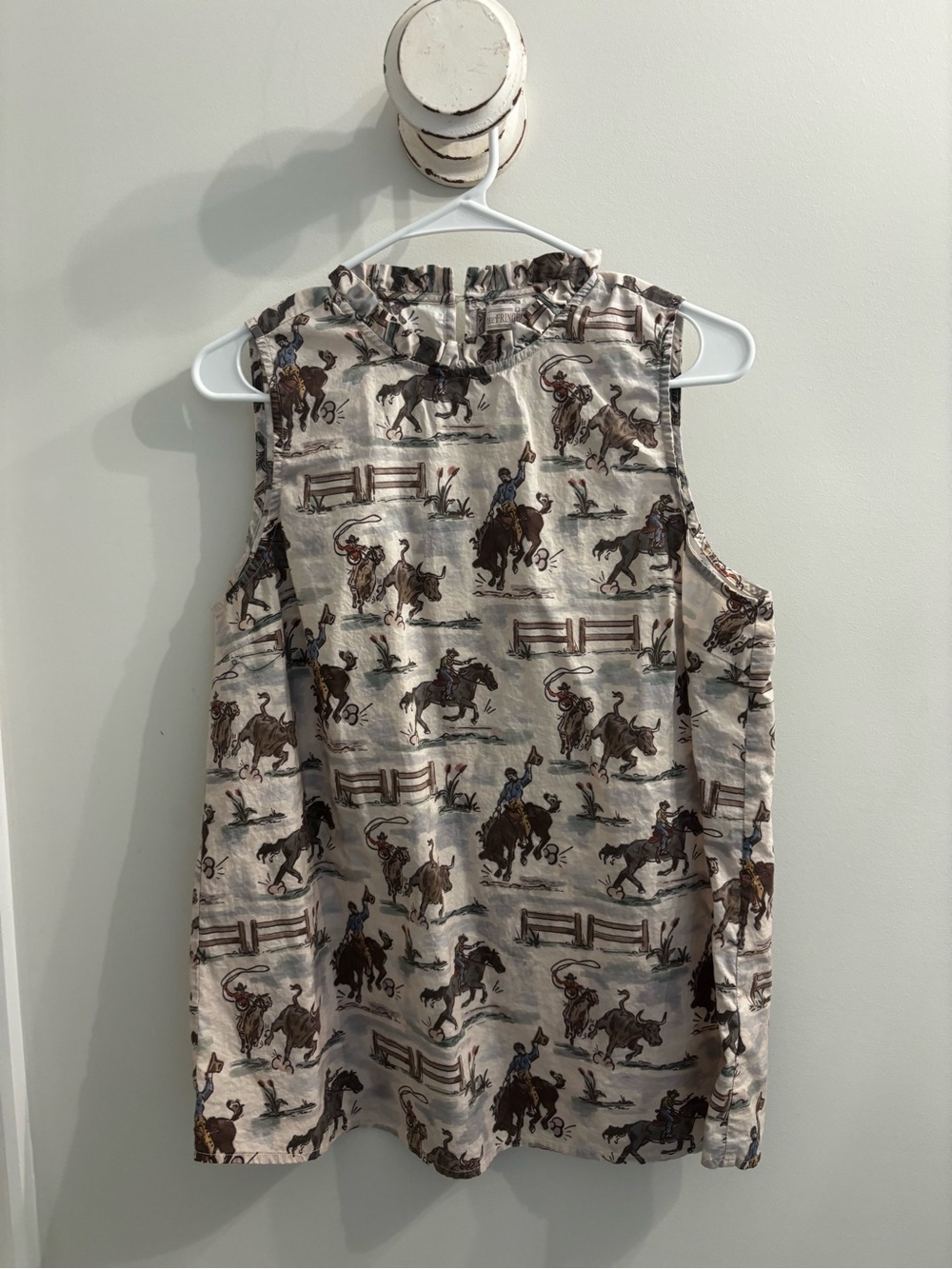 Western pattern sleeveless top Large